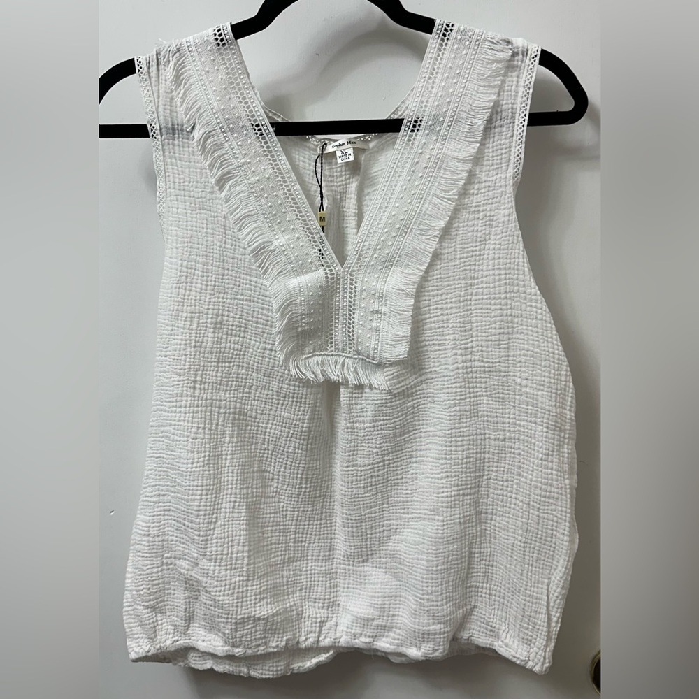 Sophie Max White Textured Tank Top